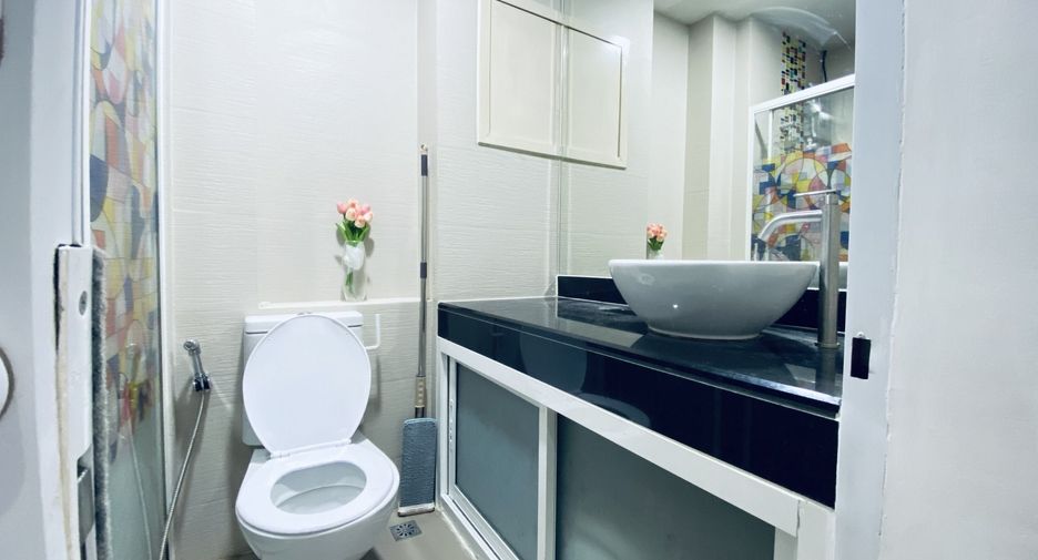 For sale 1 bed condo in Wang Thonglang, Bangkok