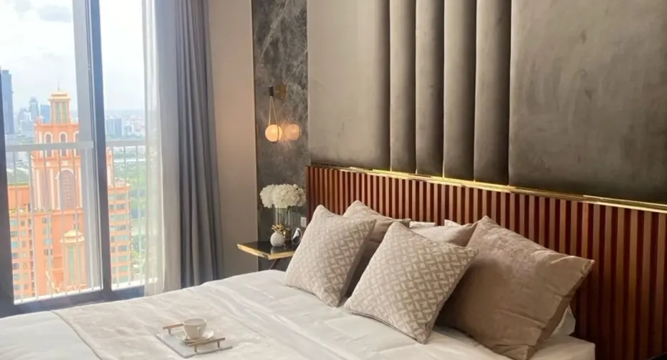 For sale 3 bedrooms condo in Khlong Toei, Bangkok