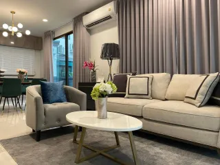 Haus zur Miete mit 4 Zimmer in Bang Kapi, Bangkok