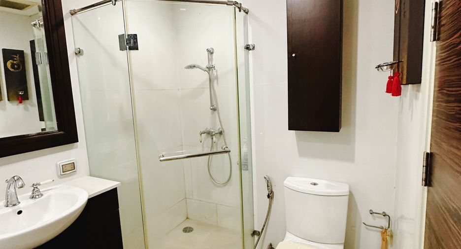 For sale and for rent 3 bedrooms condo in Bang Kho Laem, Bangkok