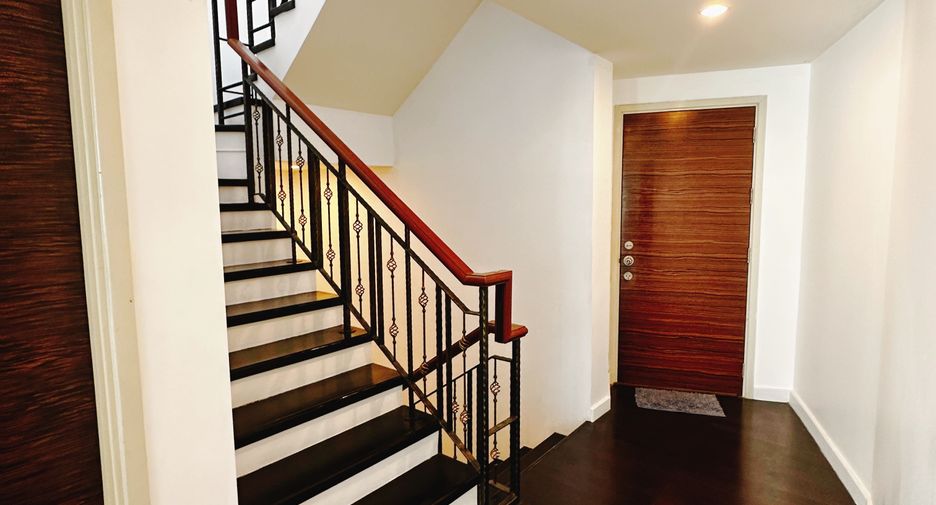 For sale and for rent 3 bedrooms condo in Bang Kho Laem, Bangkok