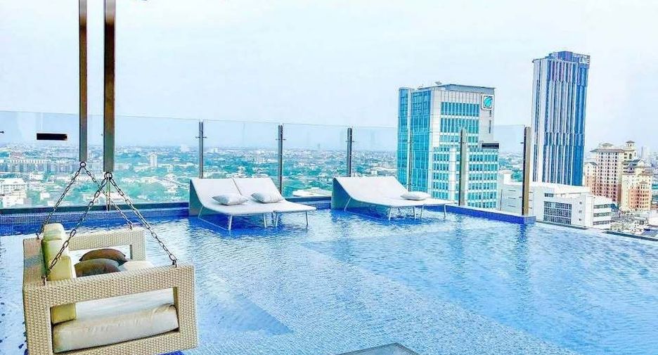 For sale 1 bed condo in Phra Khanong, Bangkok