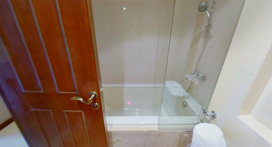 For sale 2 bedrooms condo in Pathum Wan, Bangkok