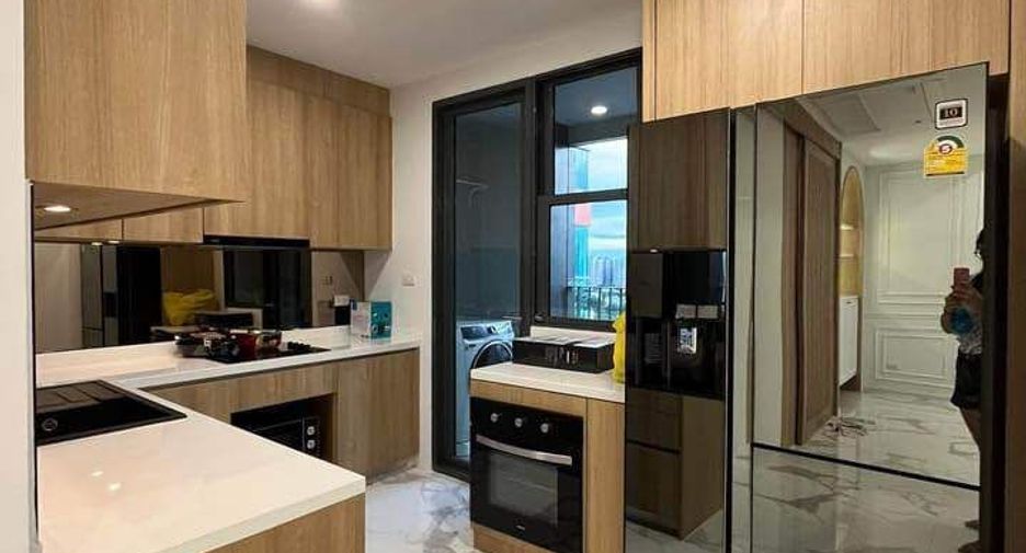 For sale 2 bedrooms condo in Yan Nawa, Bangkok