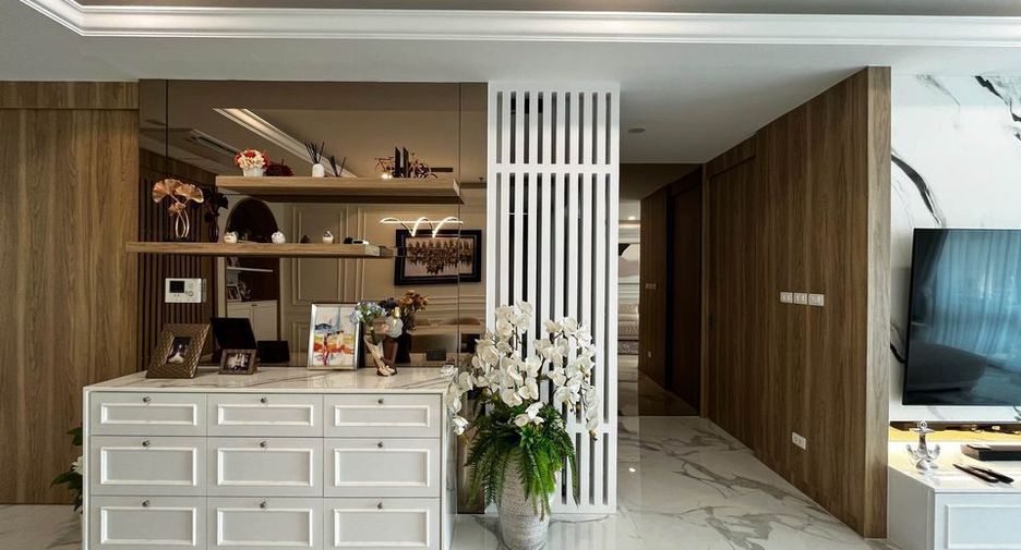 For sale 2 bedrooms condo in Yan Nawa, Bangkok