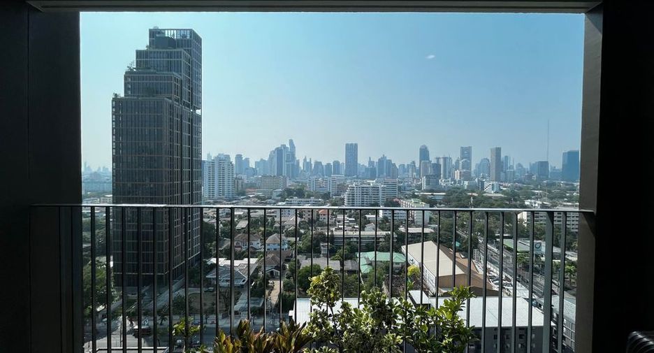 For sale 2 bedrooms condo in Yan Nawa, Bangkok