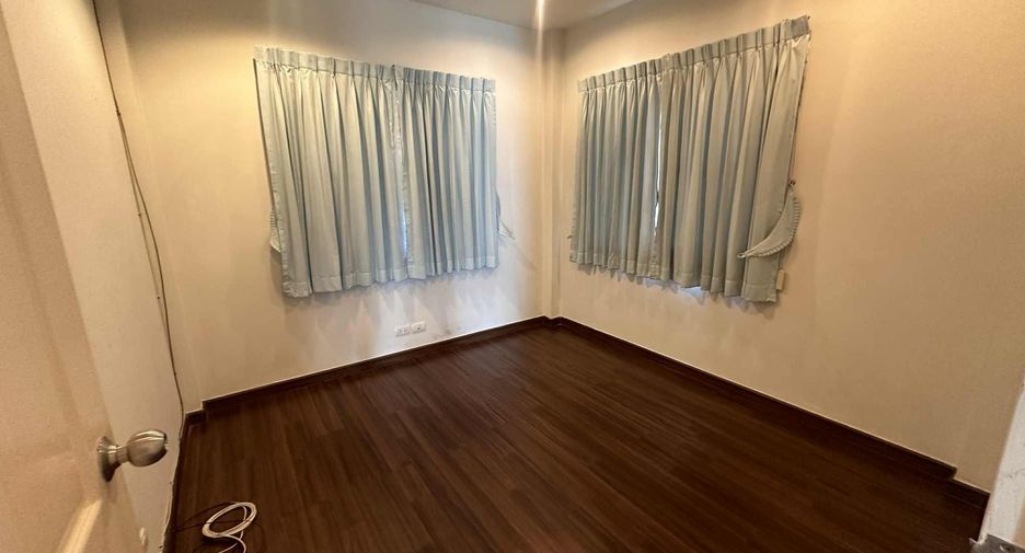 For rent 3 bedrooms house in Mueang Samut Prakan, Samut Prakan