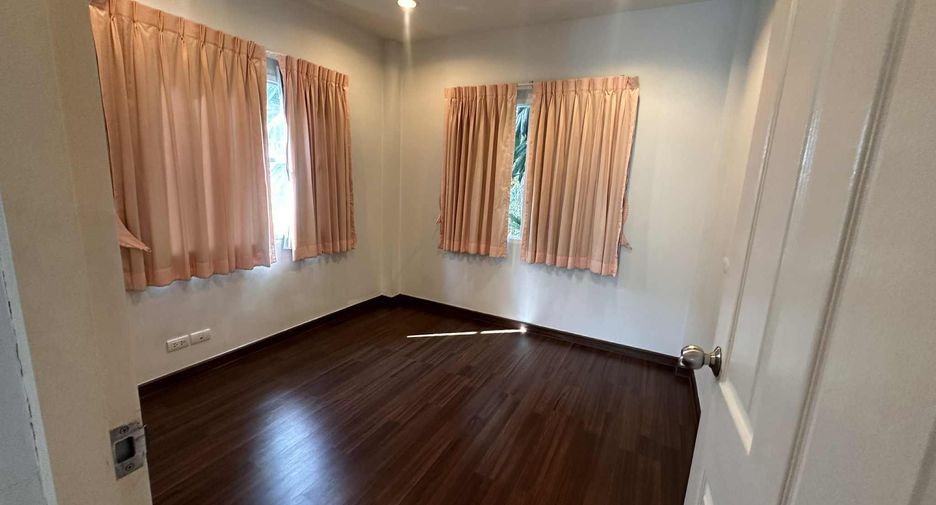 For rent 3 bedrooms house in Mueang Samut Prakan, Samut Prakan