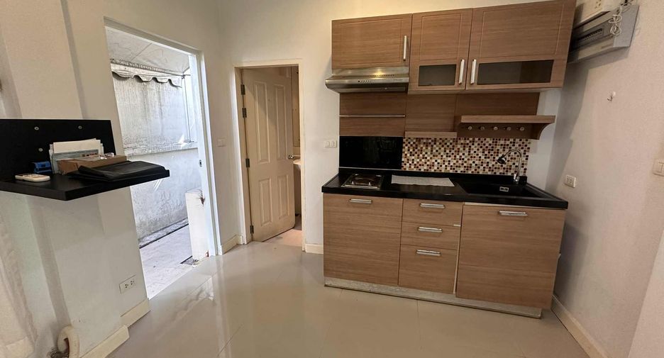 For rent 3 bedrooms house in Mueang Samut Prakan, Samut Prakan