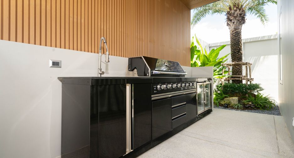 For sale 3 bedrooms villa in Thalang, Phuket