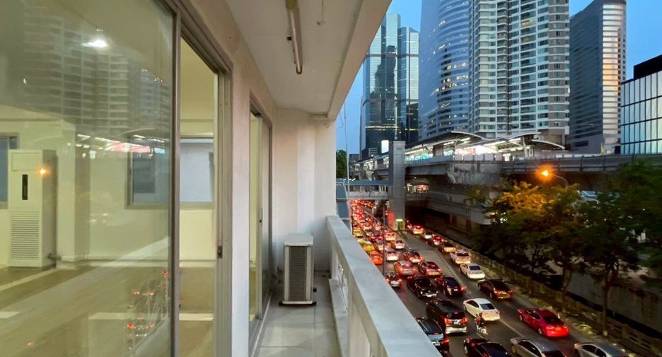 Oficina en alquiler en Sathon, Bangkok