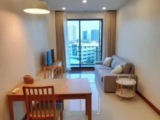 Wohnung zur Miete mit 1 Zimmer in Khlong San, Bangkok
