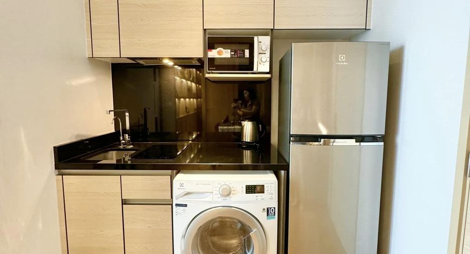 For sale そして for rent 2 ベッドルーム condo in Khlong Toei, Bangkok