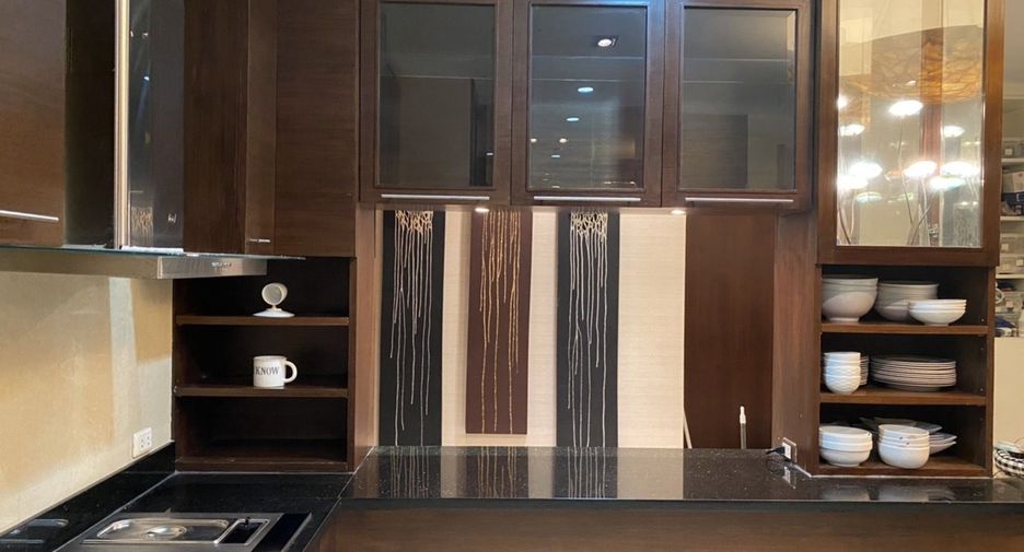 Condo en venta de 3 habitaciones en Sathon, Bangkok