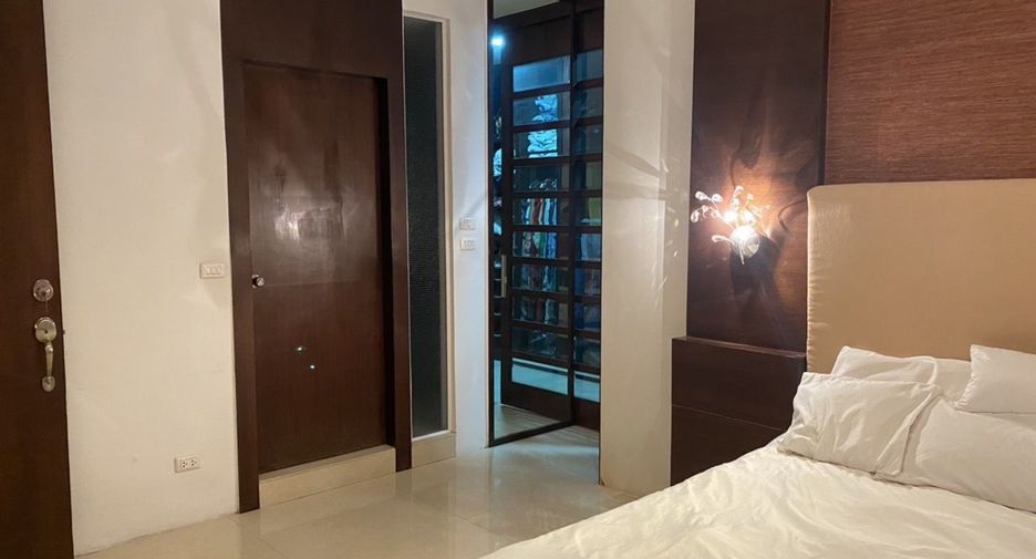 Condo en venta de 3 habitaciones en Sathon, Bangkok