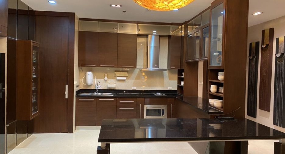 Condo en venta de 3 habitaciones en Sathon, Bangkok