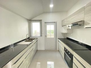 Casa en venta de 4 habitaciones en Bang Khen, Bangkok