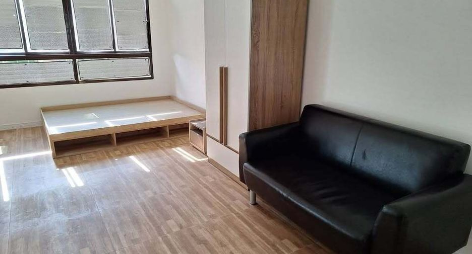 For rent studio condo in Sathon, Bangkok
