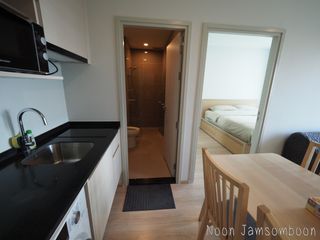 Condo en venta de 2 habitaciones en Huai Khwang, Bangkok