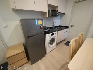 Condo en venta de 2 habitaciones en Huai Khwang, Bangkok