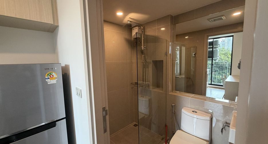 Condo en alquiler de 1 habitaciones en Phra Khanong, Bangkok