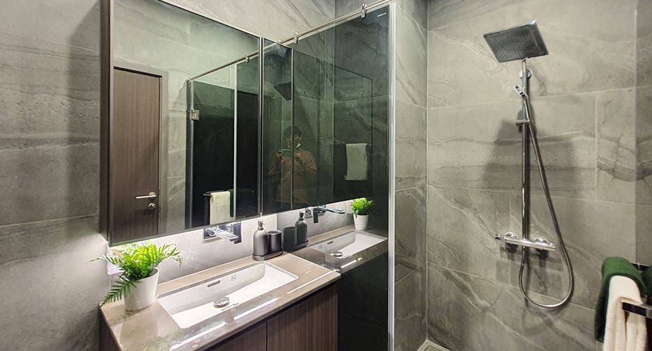 For rent 1 bed condo in Ratchathewi, Bangkok