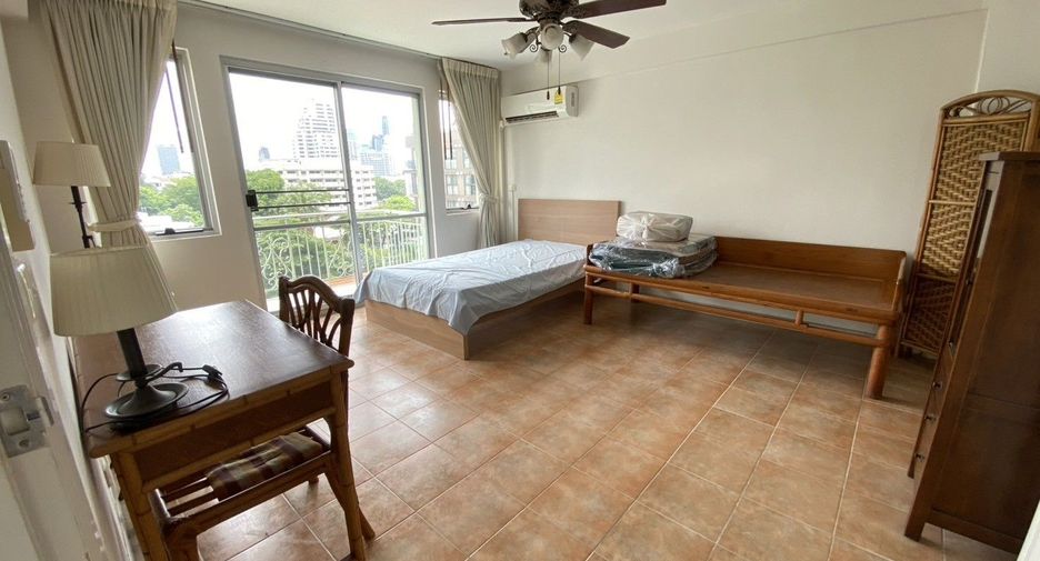 For rent 2 bedrooms condo in Watthana, Bangkok