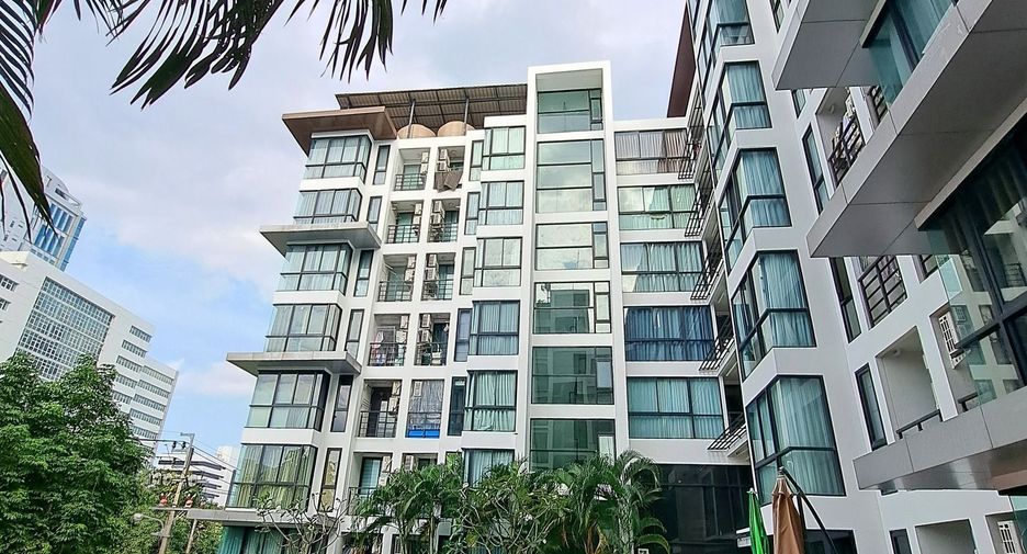 For sale 1 bed condo in Phra Khanong, Bangkok