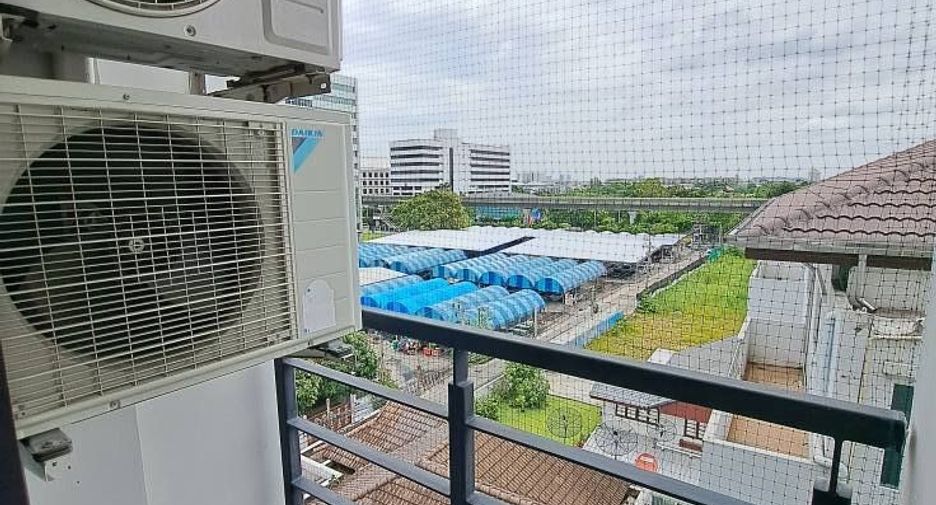 For sale 1 bed condo in Phra Khanong, Bangkok