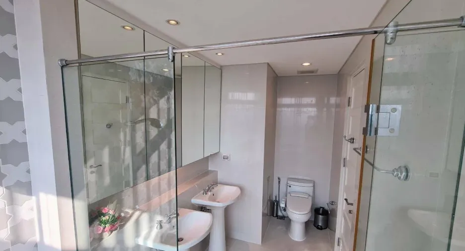 For rent 2 ベッドルーム condo in Khlong Toei, Bangkok