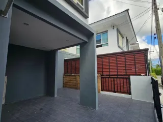 À louer 3 chambres maison à Mueang Phuket, Phuket