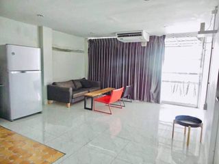 For sale and for rent office in Huai Khwang, Bangkok