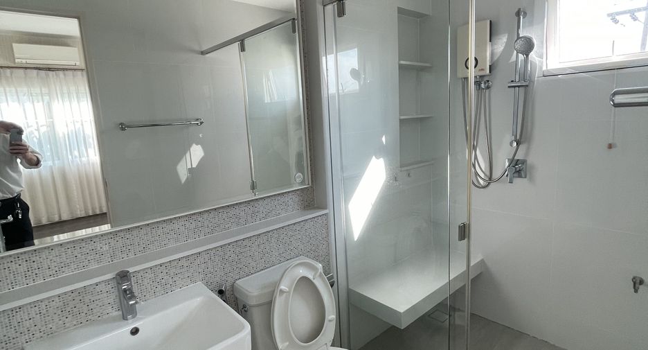 For rent 4 bedrooms house in Bang Phli, Samut Prakan