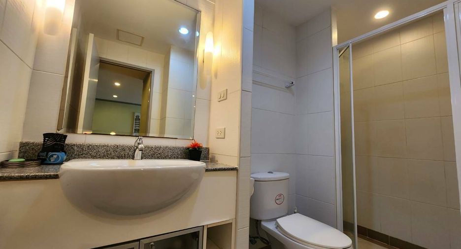 For sale and for rent 2 bedrooms condo in Watthana, Bangkok