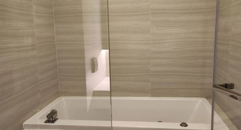 For rent 1 bed condo in Watthana, Bangkok