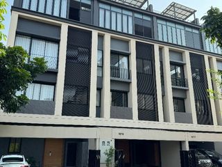 出售 和 出租 3 卧室 联排别墅 在 Suan Luang, 曼谷