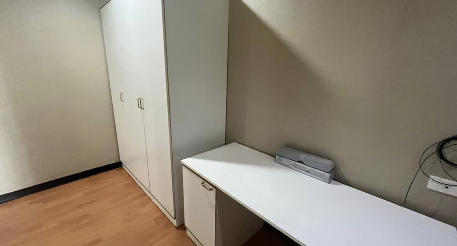 For sale 2 bedrooms condo in Wang Thonglang, Bangkok