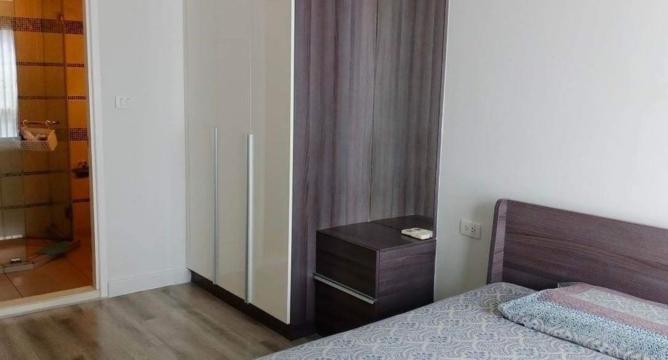 À vendre 1 chambre condo à Sathon, Bangkok
