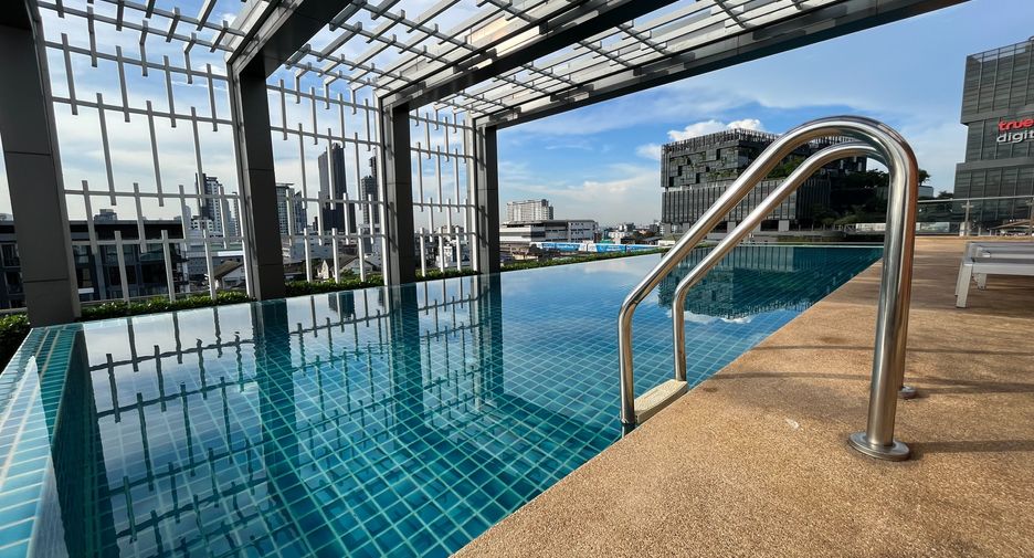 For sale 1 bed condo in Bang Na, Bangkok
