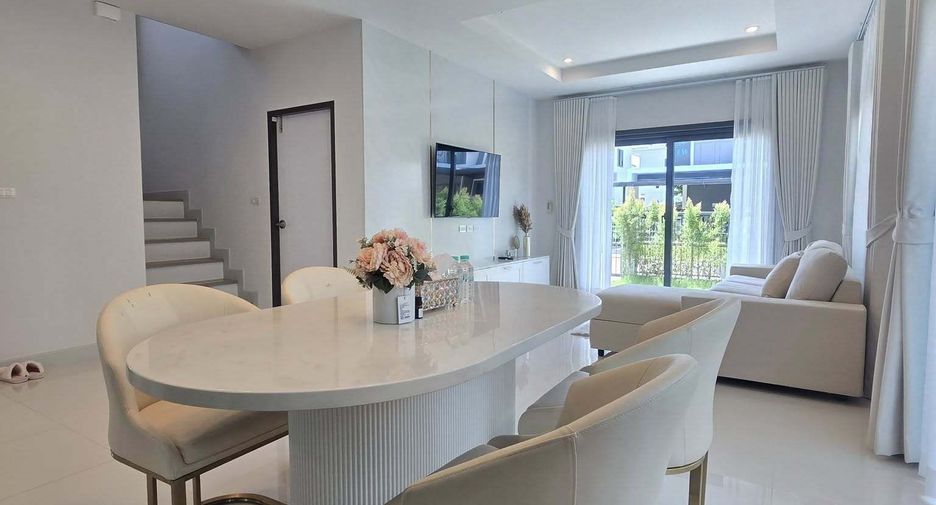 For rent 4 bedrooms house in Mueang Phuket, Phuket