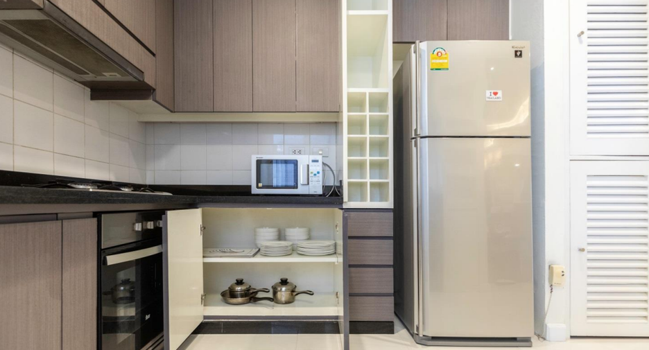 For rent 3 bedrooms condo in Khlong Toei, Bangkok