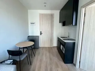 Wohnung zur Miete mit Studio in Huai Khwang, Bangkok