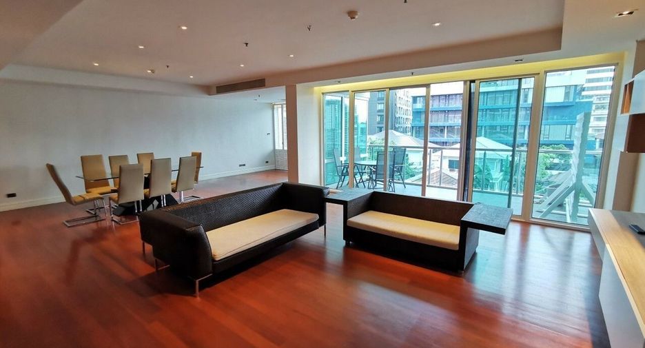 For rent 4 bedrooms condo in Khlong Toei, Bangkok