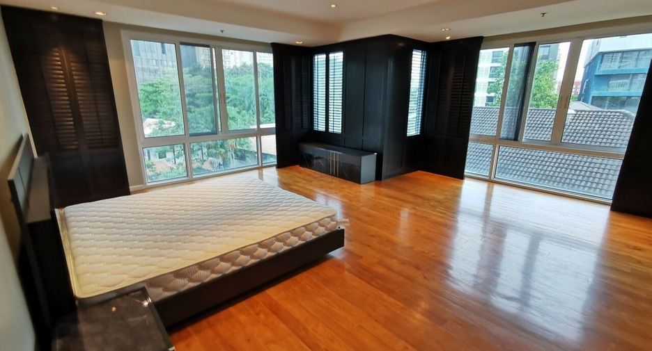 For rent 4 bedrooms condo in Khlong Toei, Bangkok
