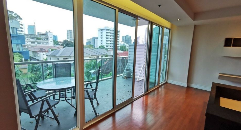 For rent 4 bedrooms condo in Khlong Toei, Bangkok