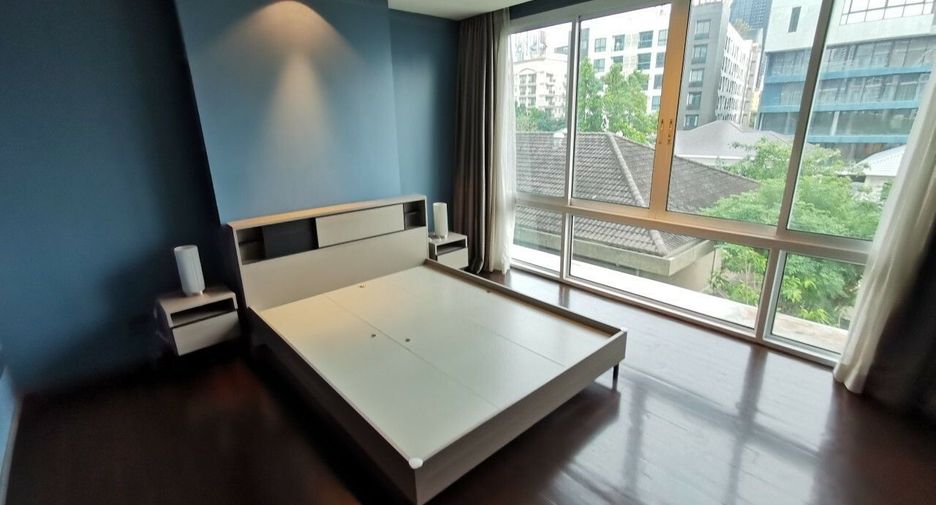 For rent 4 bedrooms condo in Khlong Toei, Bangkok