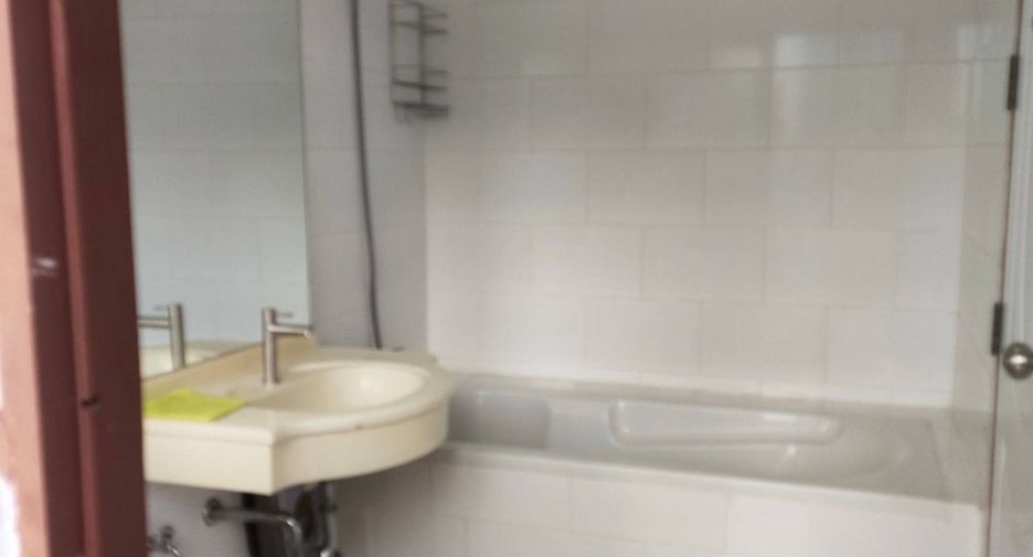 For rent 1 bed condo in Huai Khwang, Bangkok