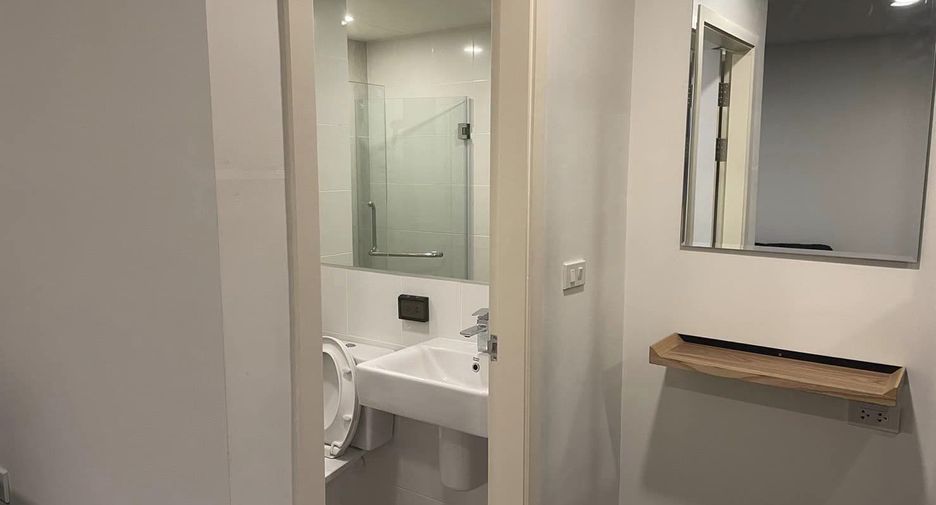 For sale 1 bed condo in Khan Na Yao, Bangkok