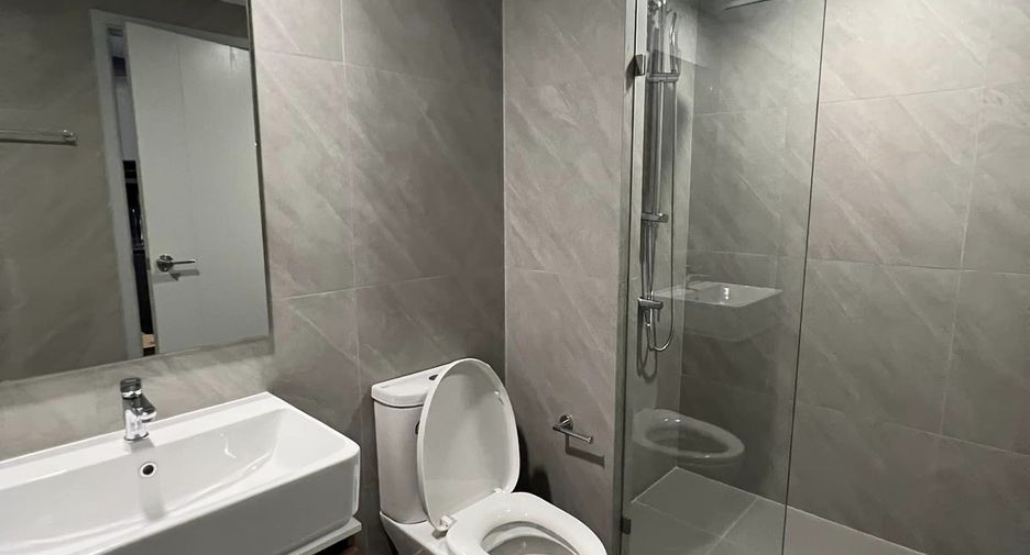 Wohnung zur Miete mit 1 Zimmer in Bang Rak, Bangkok