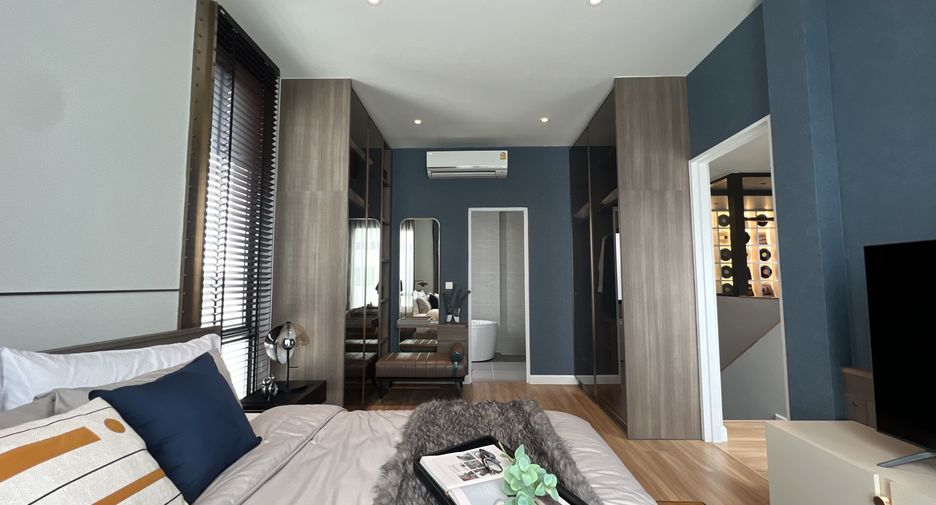 For sale 3 bedrooms house in Sai Mai, Bangkok